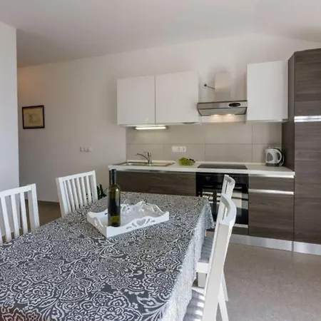 Apartment Anton Ri 31 Pax