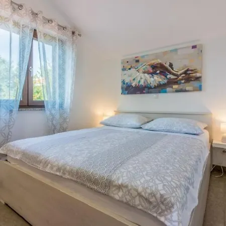 Anton Ri 31 Pax Apartment *