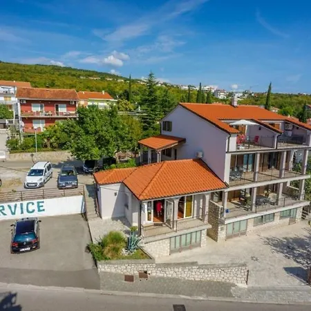 Anton Ri 31 Pax Apartment